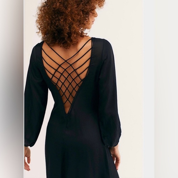 💫 FREE PEOPLE ‘Later Days’ Cutout Back Midi Dress in Black Sz 8 - EUC - Picture 4 of 15